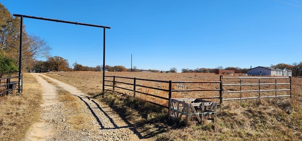8 acres in Henderson County gallery image 4