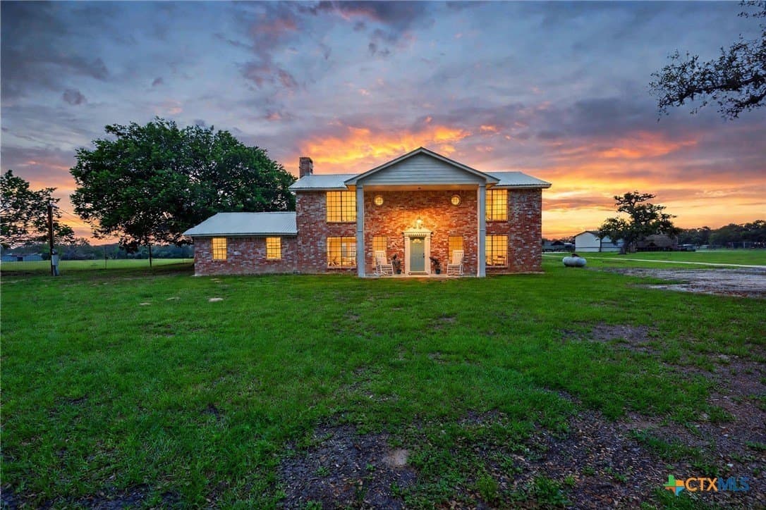 15 acres in Lavaca County