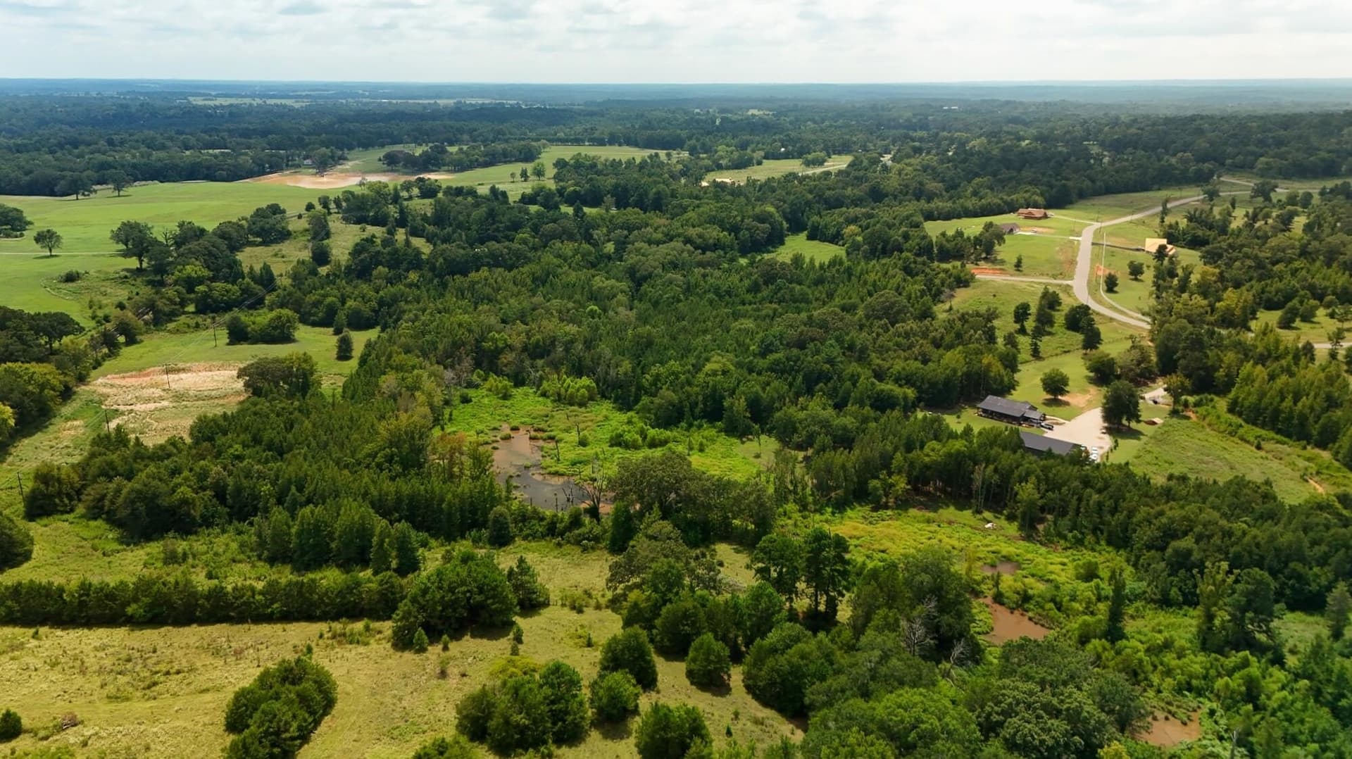 2.35 acres in Smith County