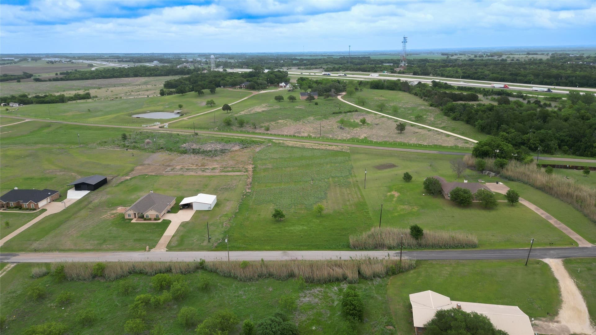 1.8 acres in McLennan County gallery image 4