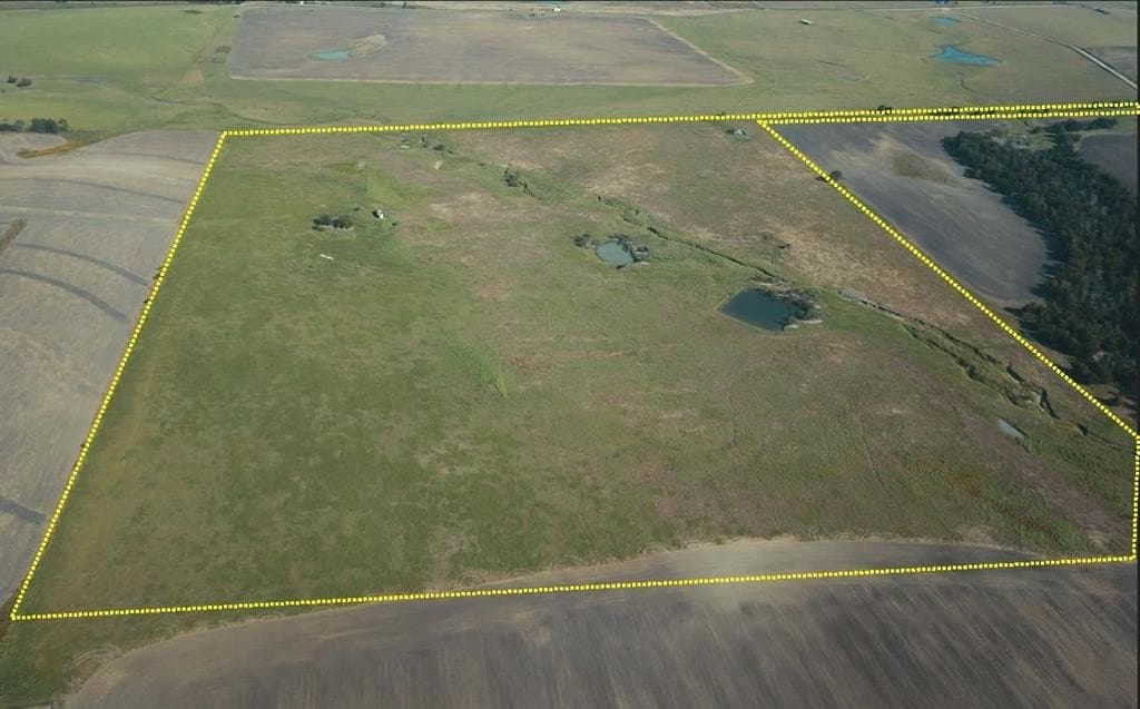 105.2 acres in Falls County