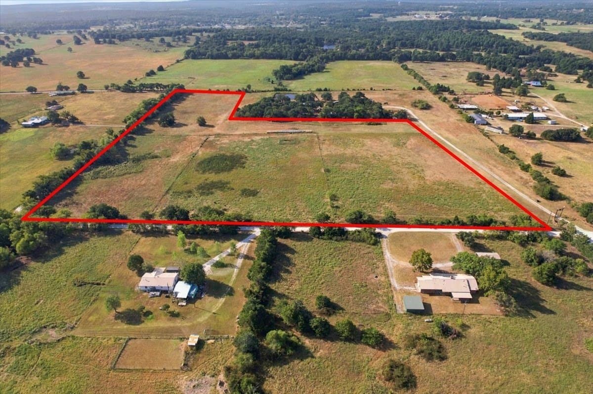 19.5 acres in Cooke County - photo 3