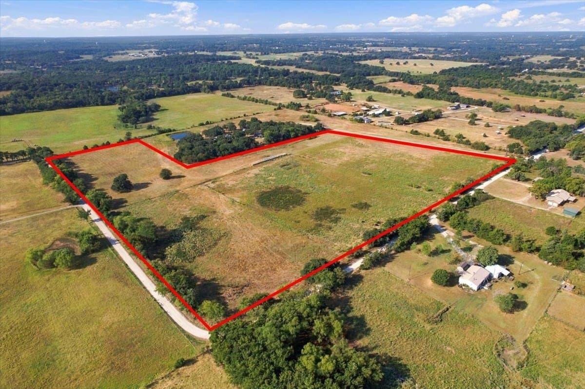 19.5 acres in Cooke County - photo 4