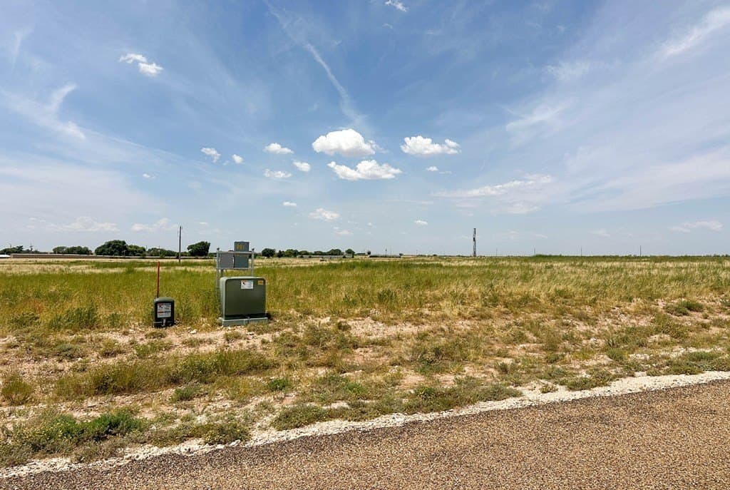 1.04 acres in Gaines County gallery image 3