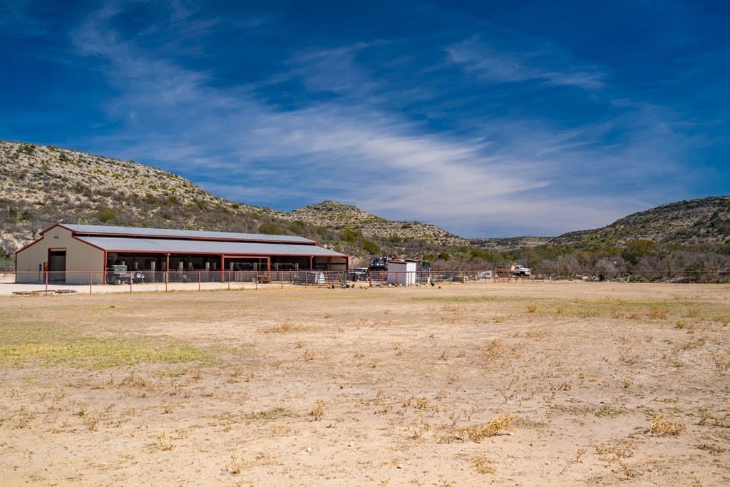8,499 acres in Val Verde County - photo 9