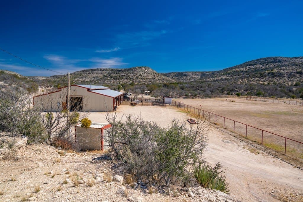 8,499 acres in Val Verde County - photo 8