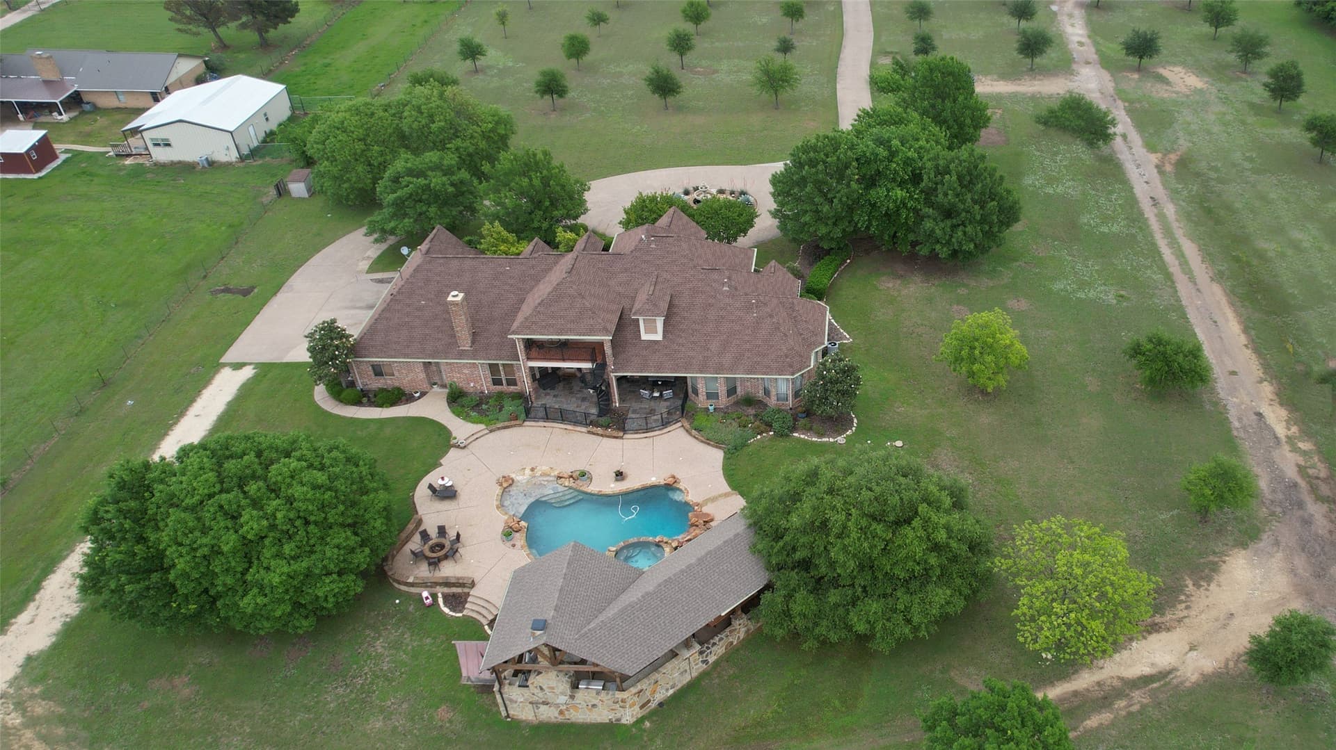 32.94 acres in Ellis County - photo 8