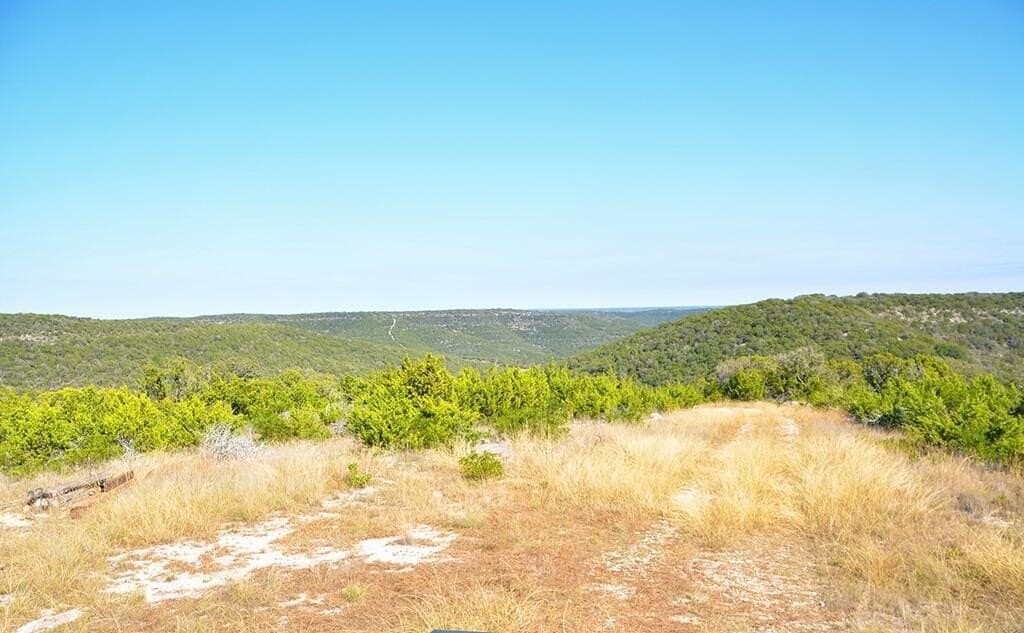386.49 acres in Real County - photo 47