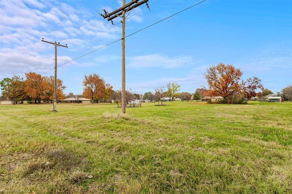 0.66 acres in Henderson County gallery image 4