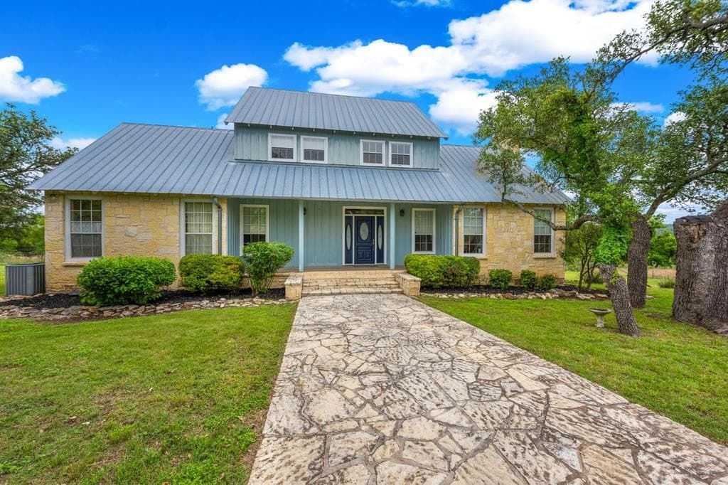 23.95 acres in Gillespie County
