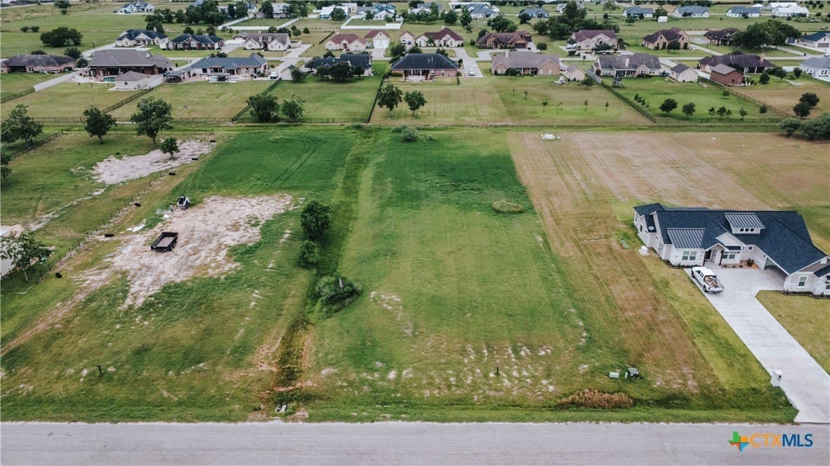 1.06 acres in Victoria County - photo 2