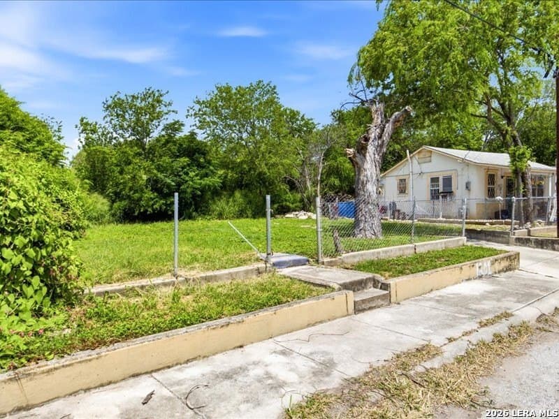 0.08 acres in Bexar County gallery image 3