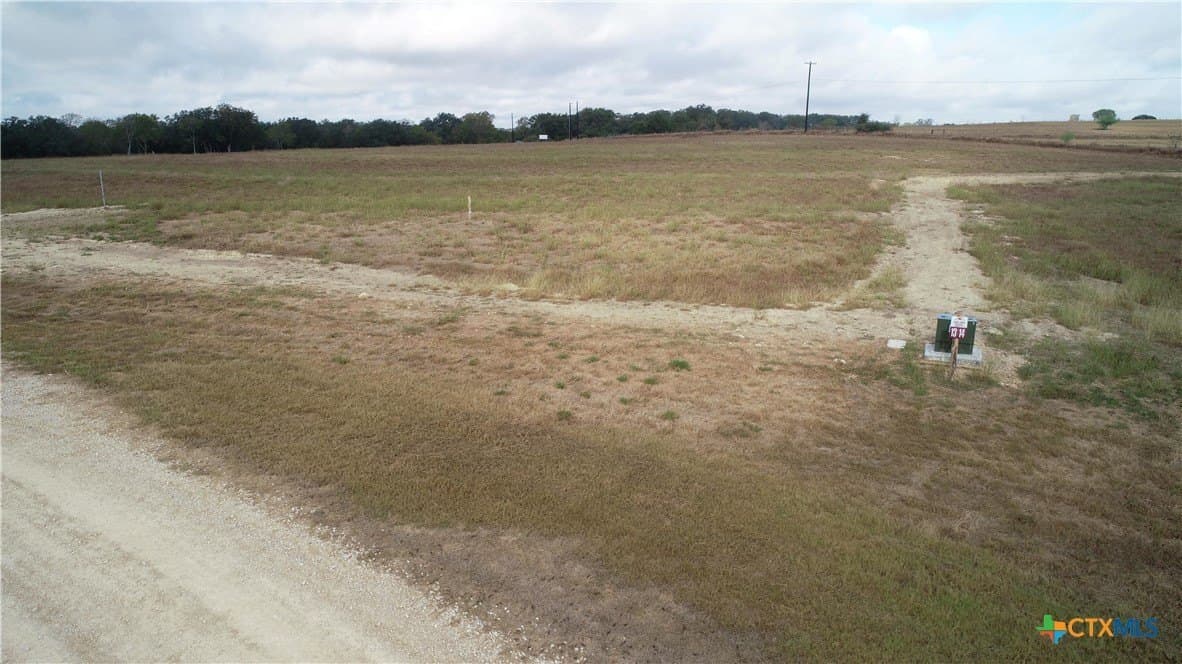 1.97 acres in Lavaca County gallery image 4