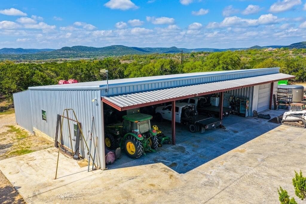 620 acres in Bandera County - photo 9