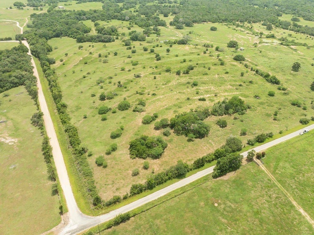 23.02 acres in Lavaca County gallery image 2
