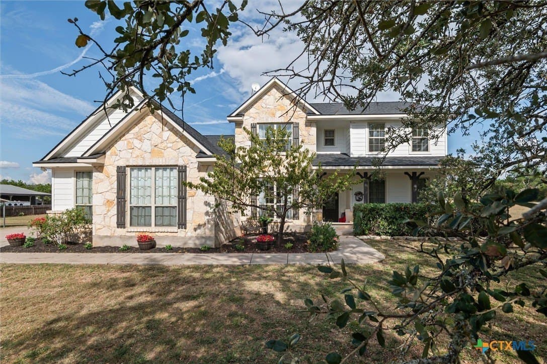 10 acres in Burnet County gallery image 3