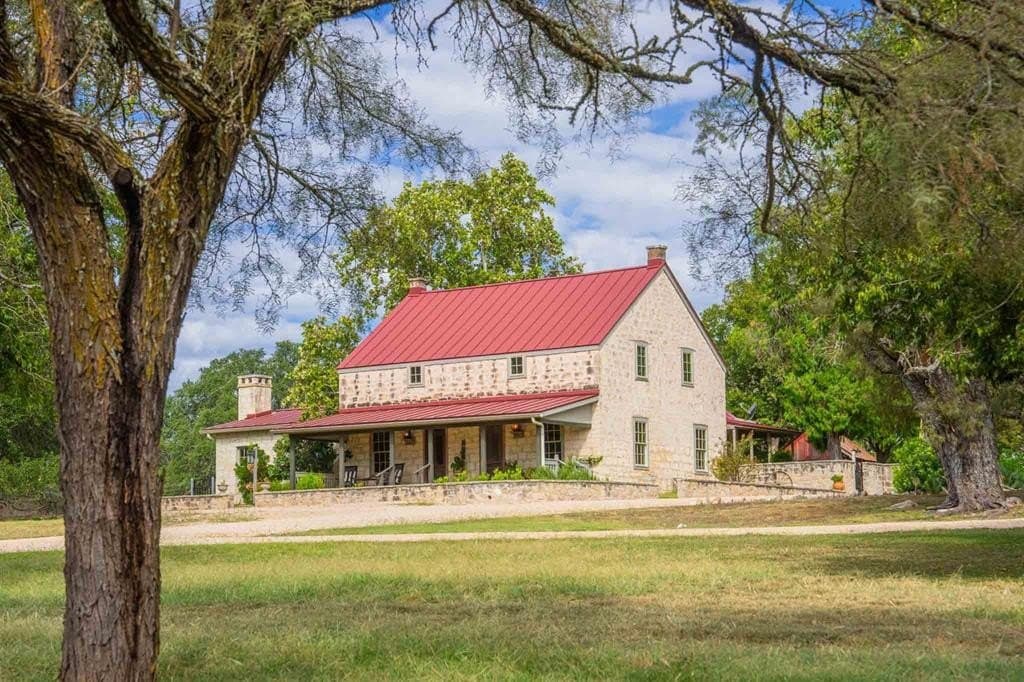 32.35 acres in Gillespie County