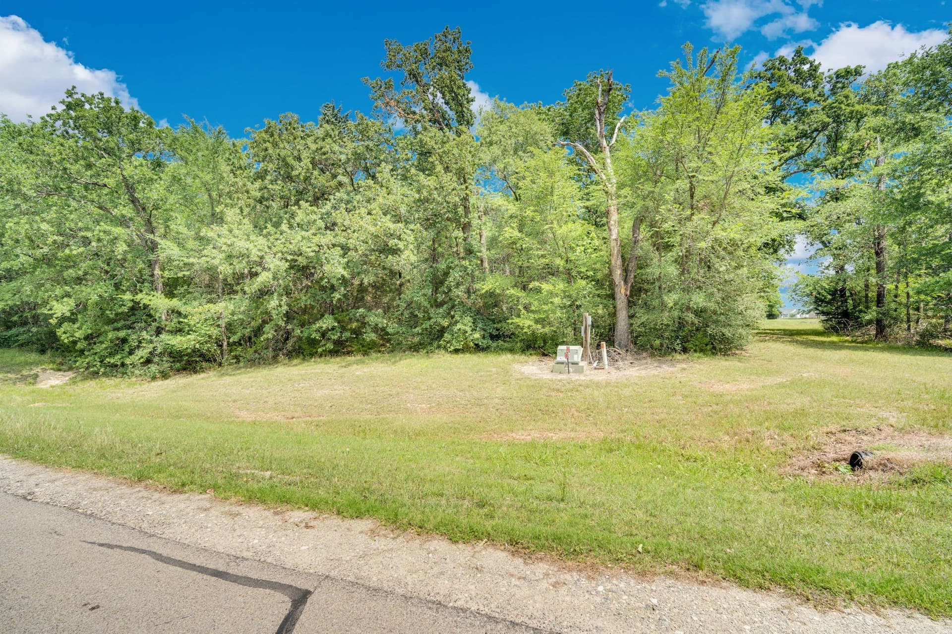 1.02 acres in Navarro County gallery image 3