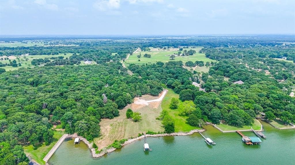 3.13 acres in Navarro County