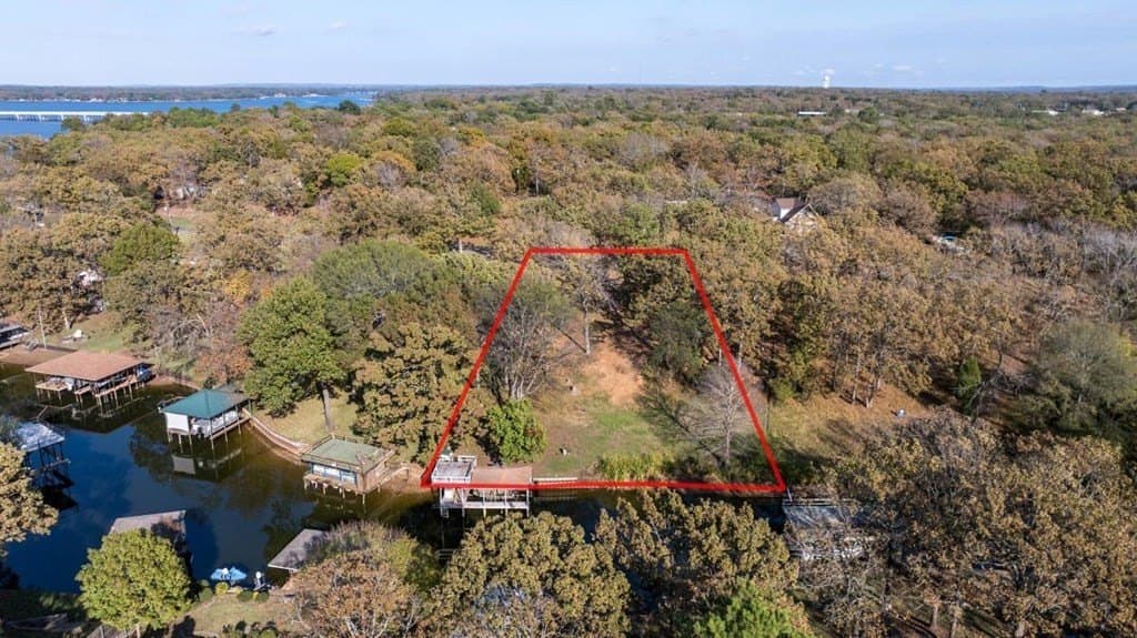 0.3 acres in Henderson County gallery image 3