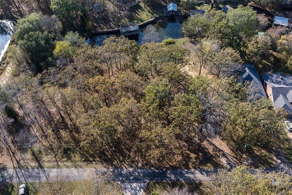0.3 acres in Henderson County - photo 16