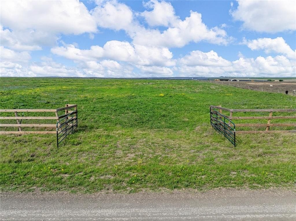 10.73 acres in Hill County