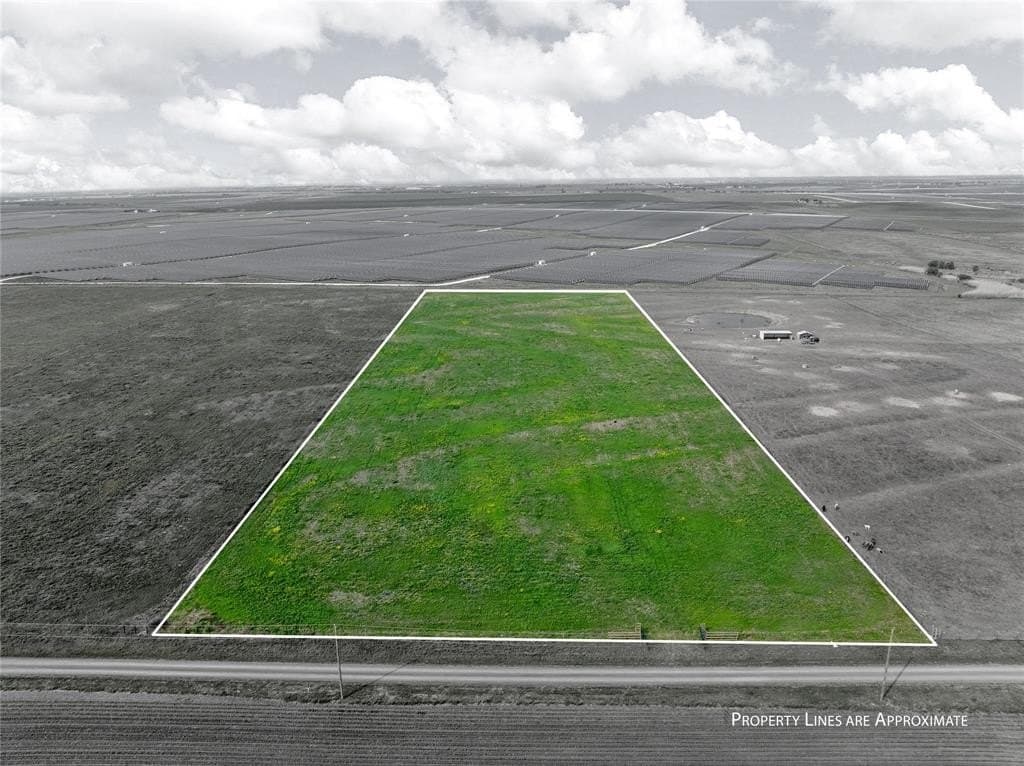 10.73 acres in Hill County featured view