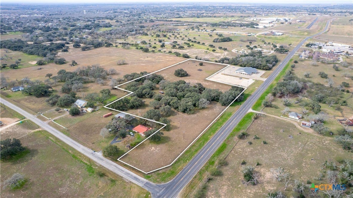 12.12 acres in Lavaca County
