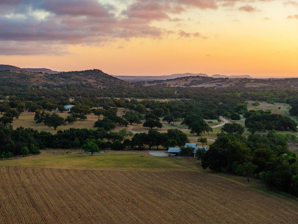 194.47 acres in Gillespie County - photo 5