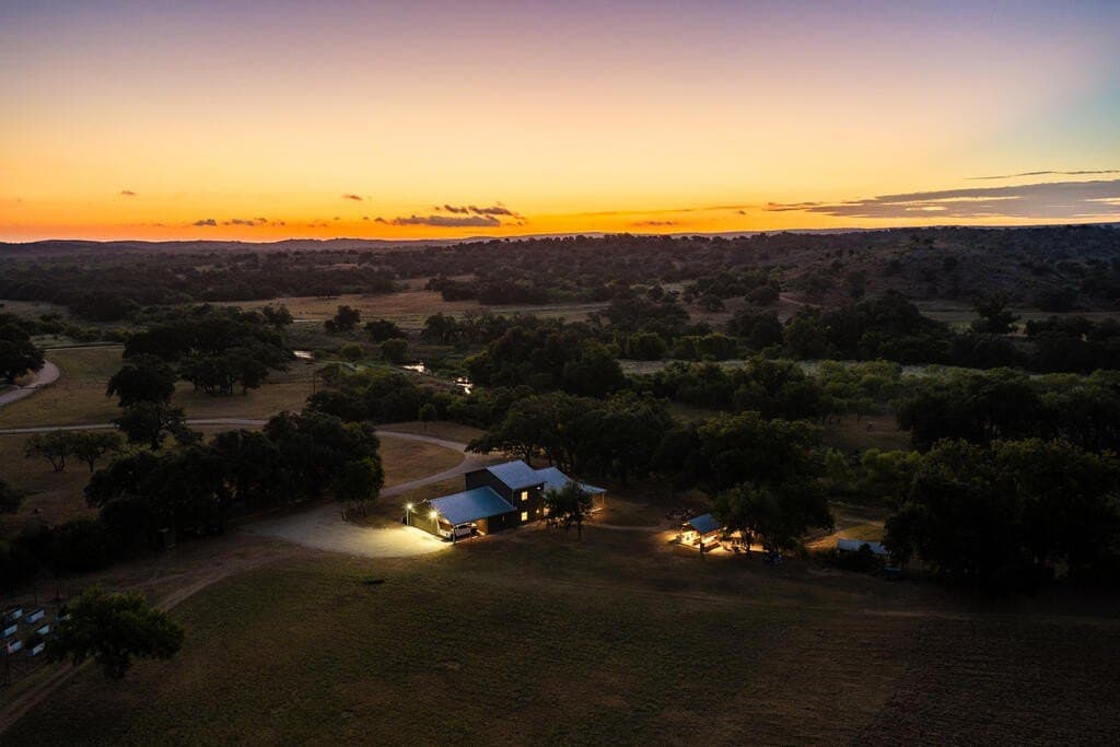 194.47 acres in Gillespie County - photo 6