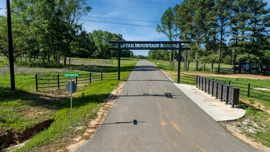 3.29 acres in Smith County