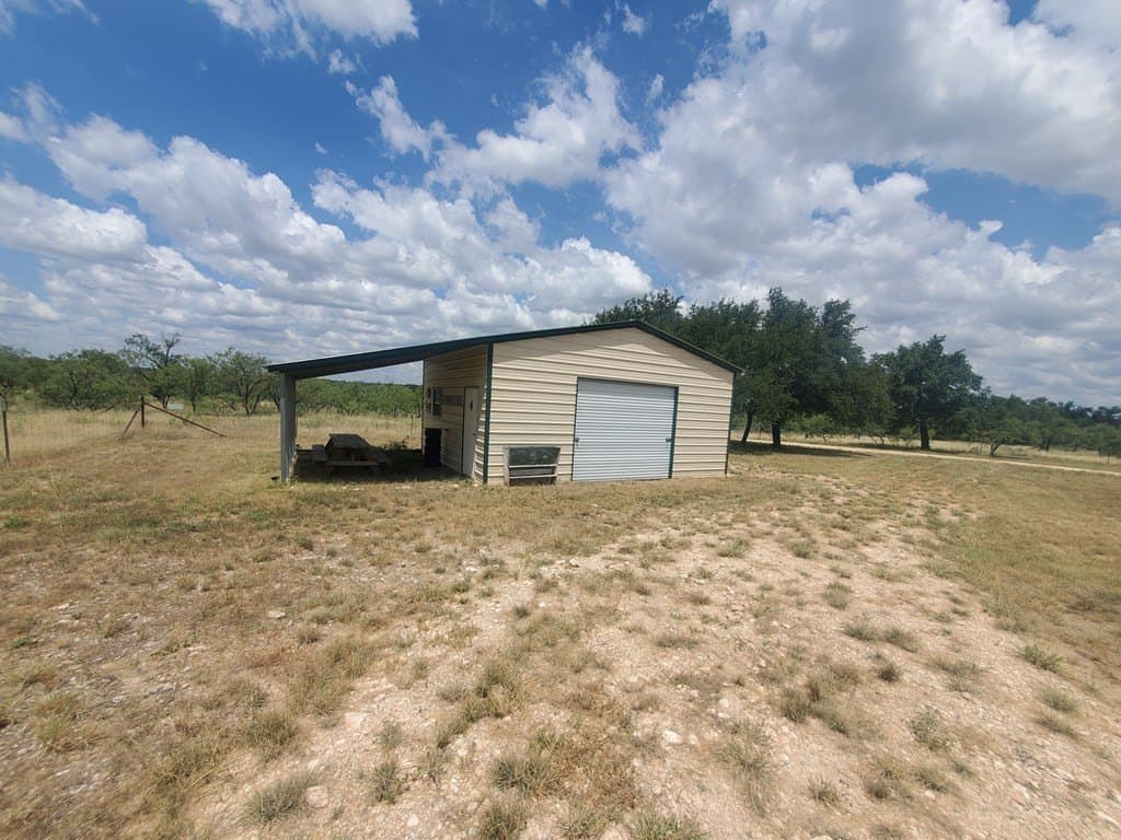 15 acres in Menard County gallery image 4