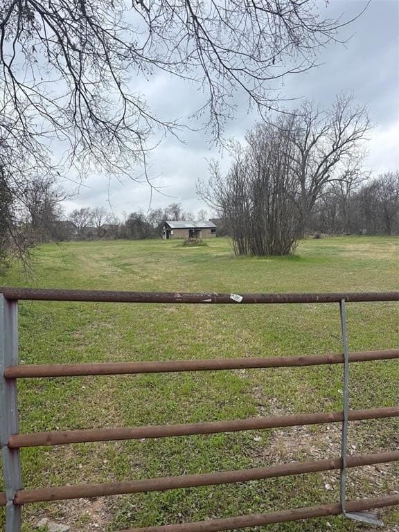 1.5 acres in McLennan County gallery image 2