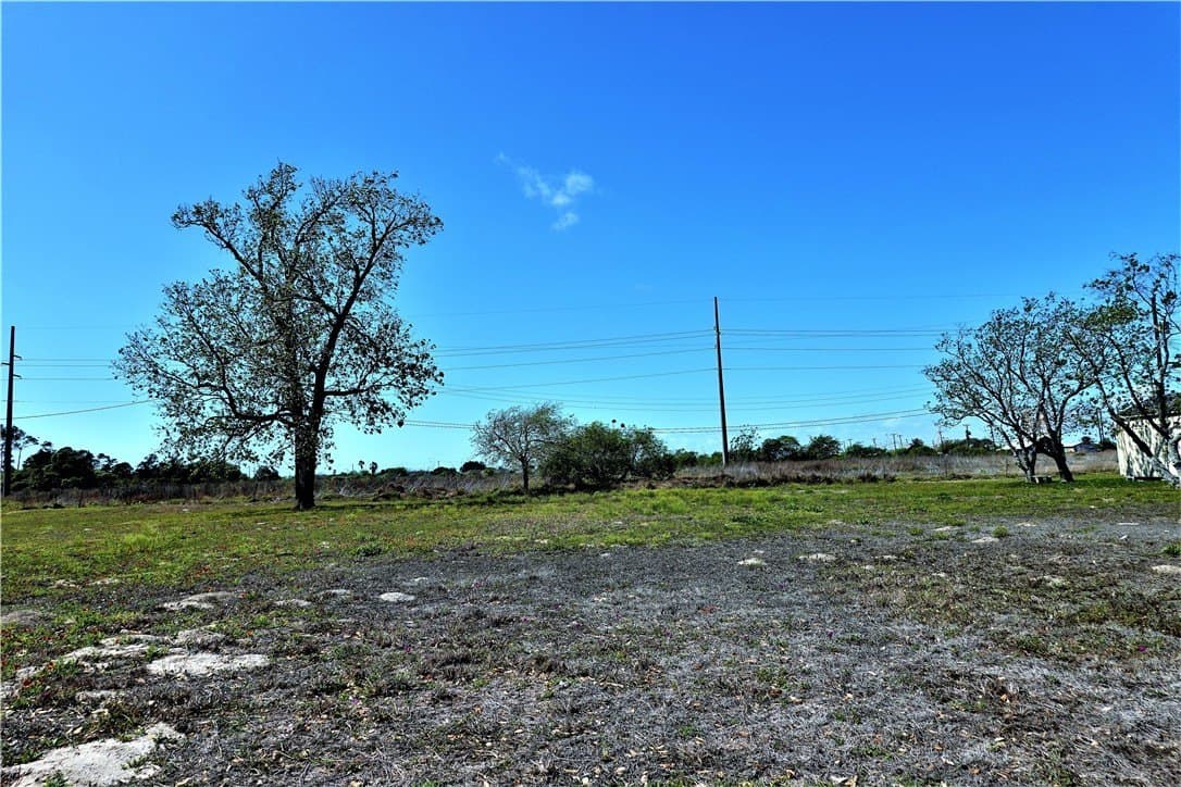 0.23 acres in San Patricio County - photo 6