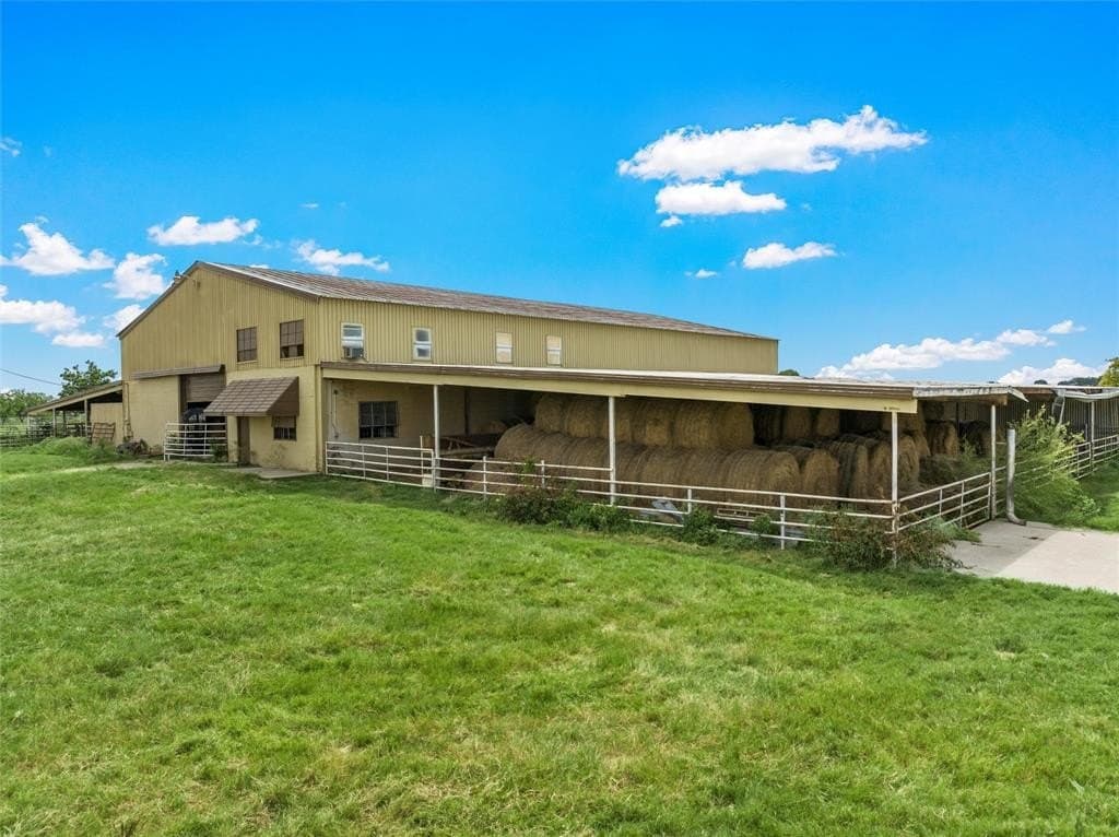 190 acres in Hill County featured view