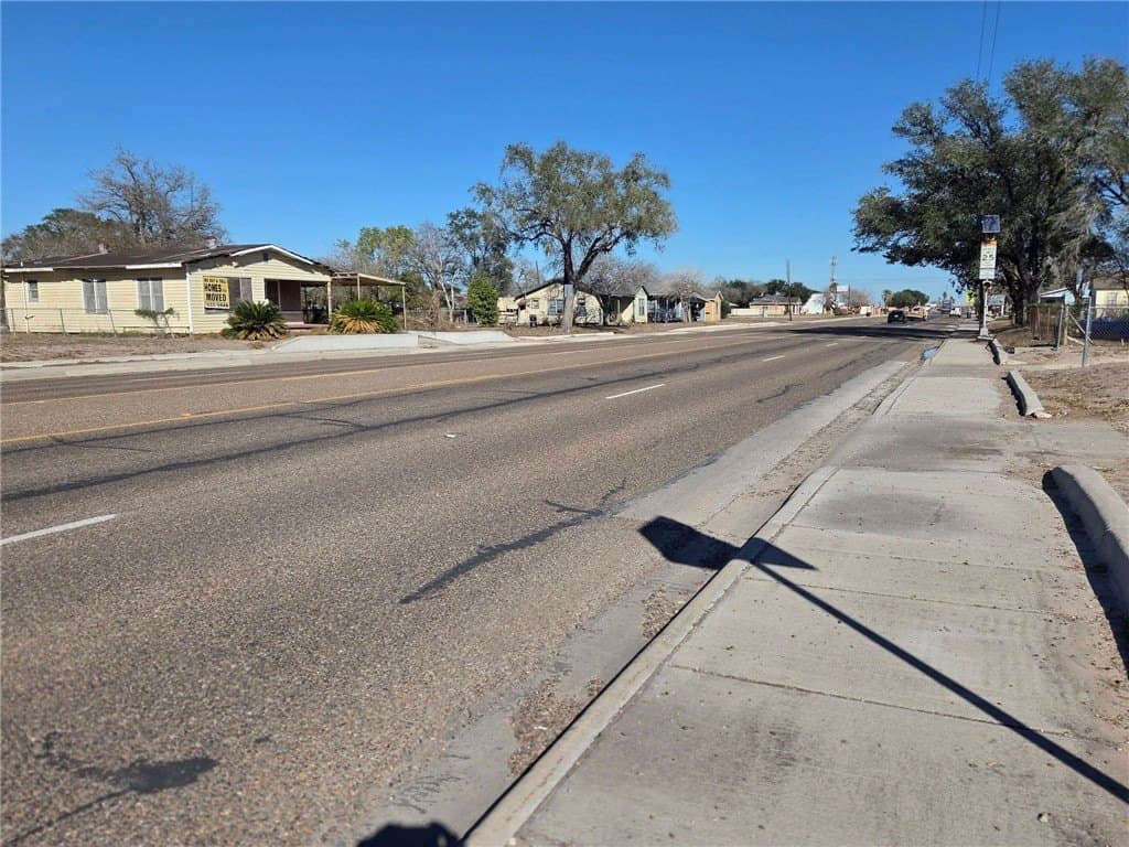 0.43 acres in Kleberg County - photo 3