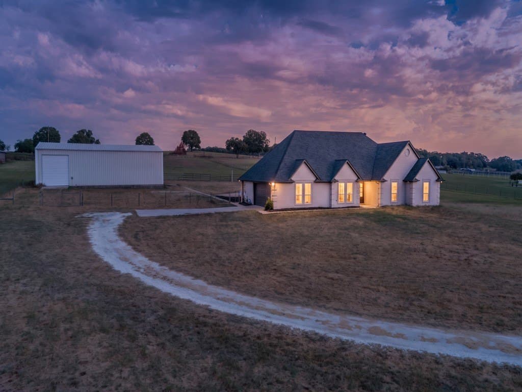 5.81 acres in Tarrant County - photo 2