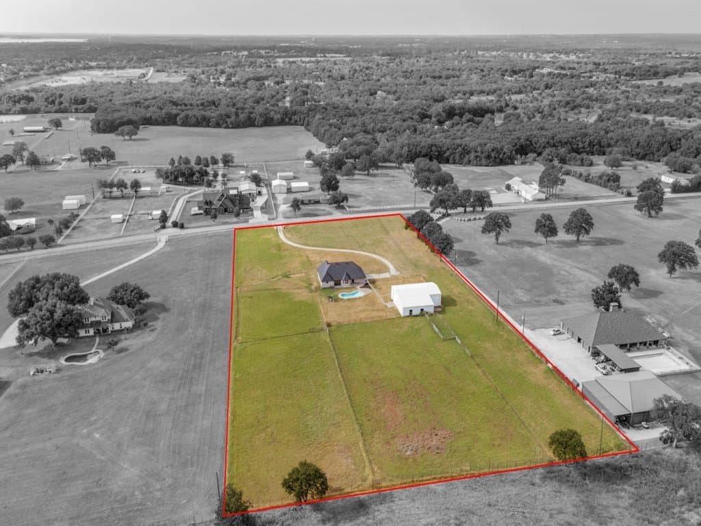 5.81 acres in Tarrant County
