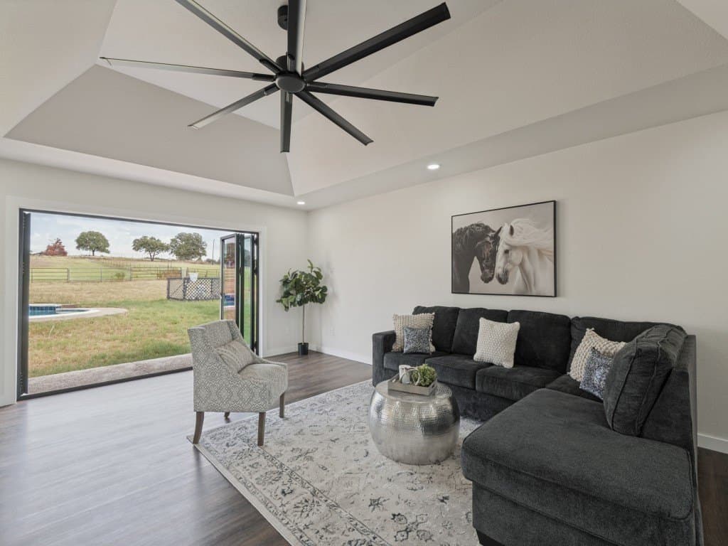 5.81 acres in Tarrant County - photo 8