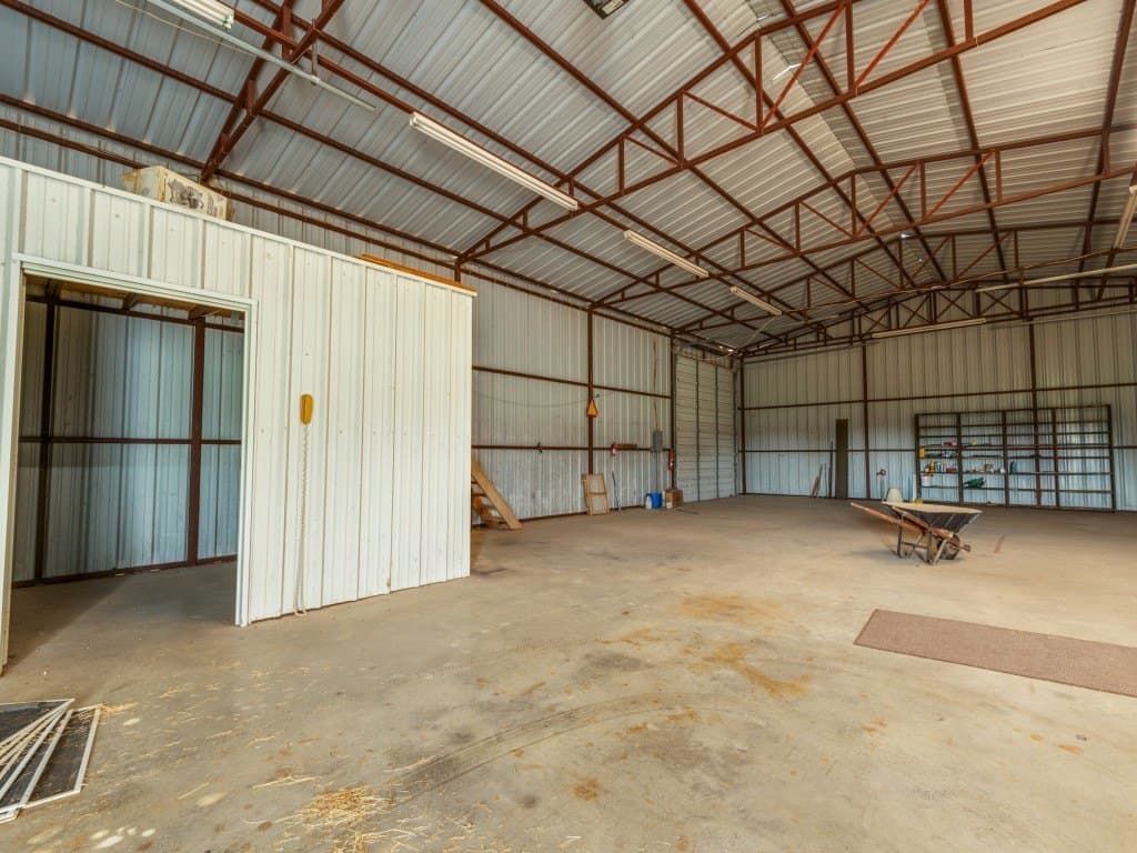 5.81 acres in Tarrant County - photo 31