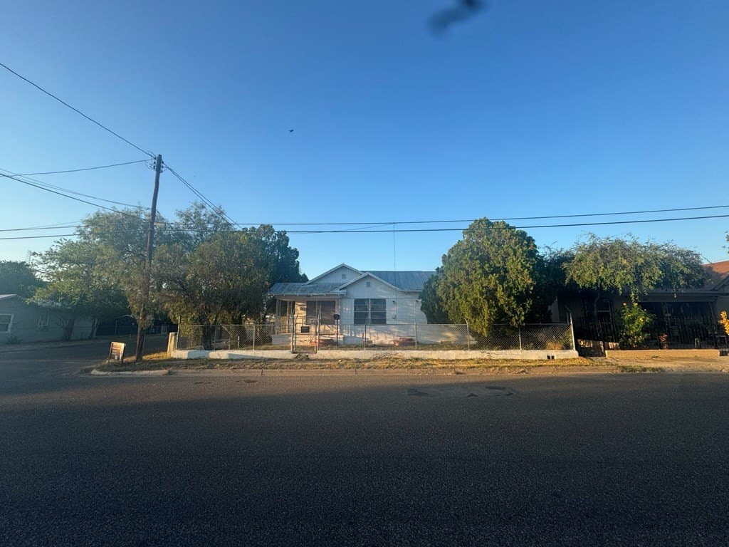 7,000 acres in Maverick County gallery image 2