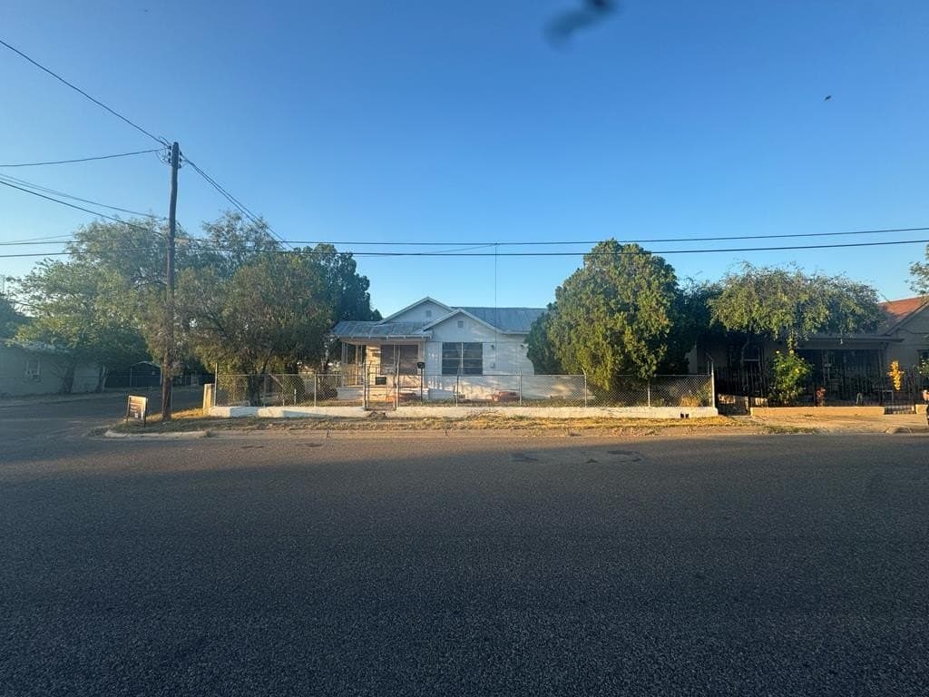 7,000 acres in Maverick County