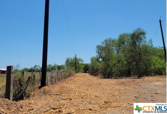 1 acres in Gonzales County - photo 14