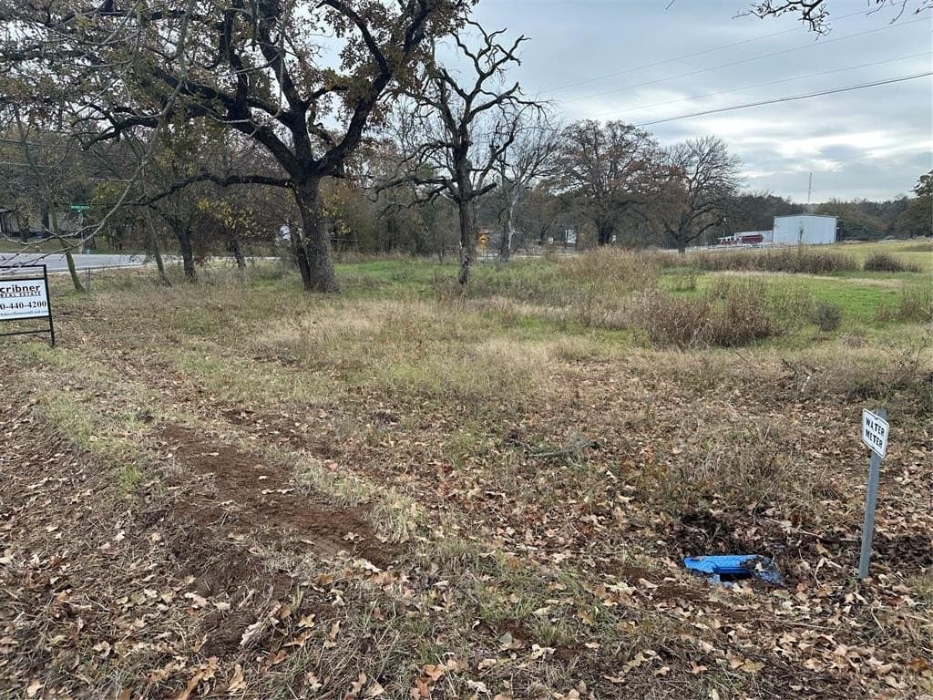 1 acres in Tarrant County