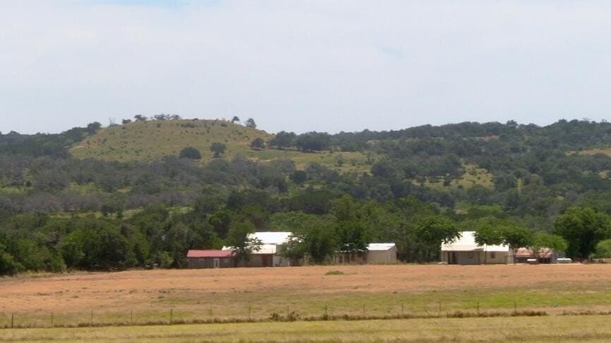 38.08 acres in Gillespie County - photo 3