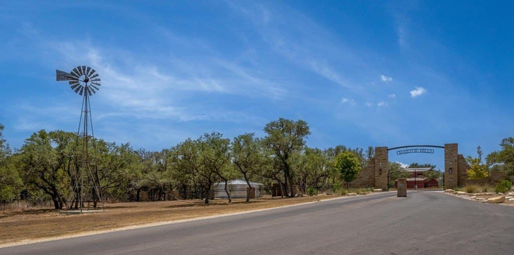 5 acres in Blanco County gallery image 2