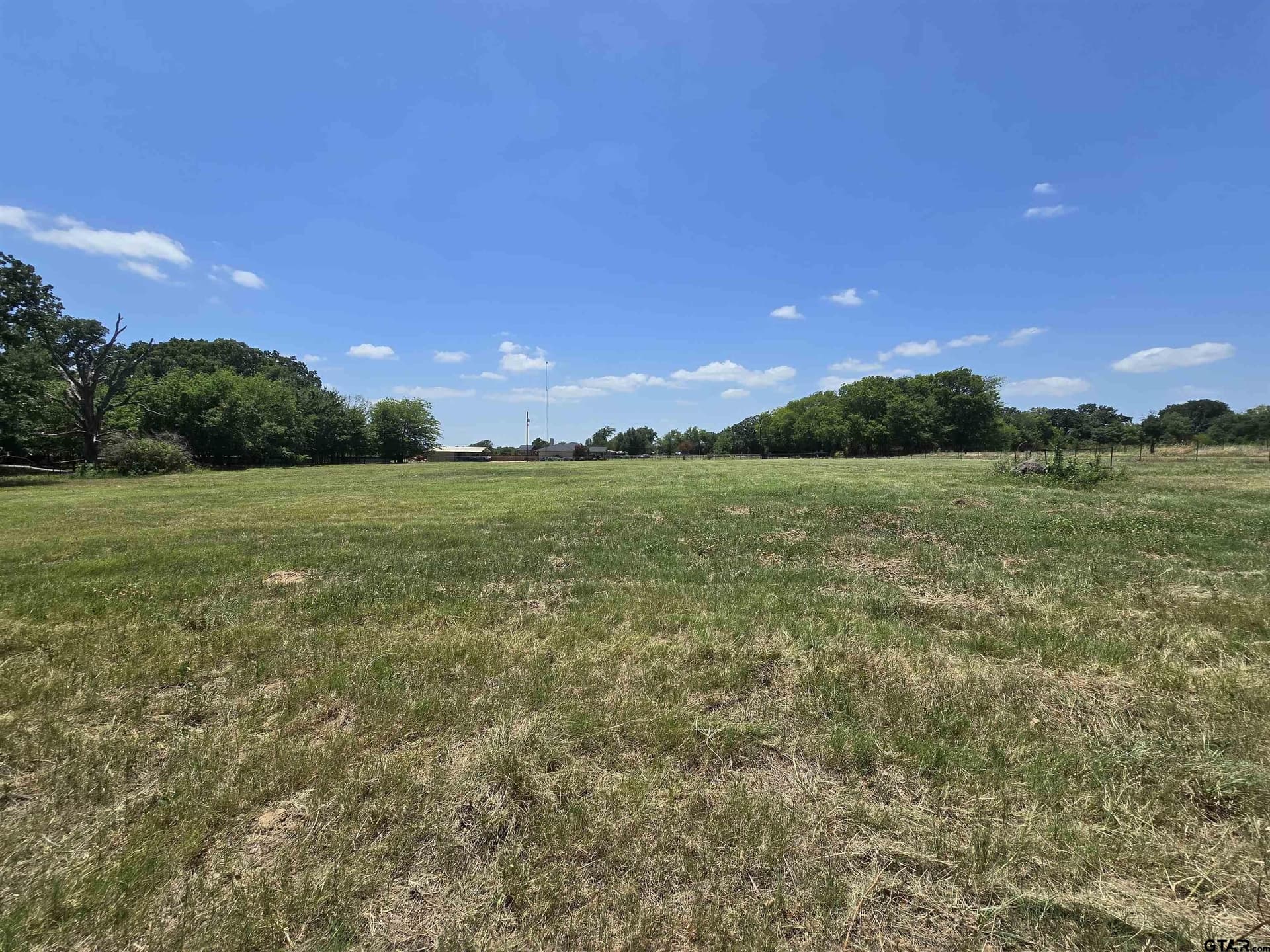 2.01 acres in Van Zandt County