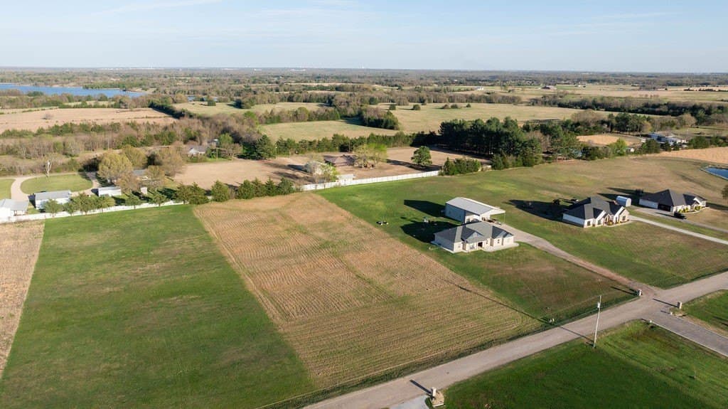 1.94 acres in Lamar County