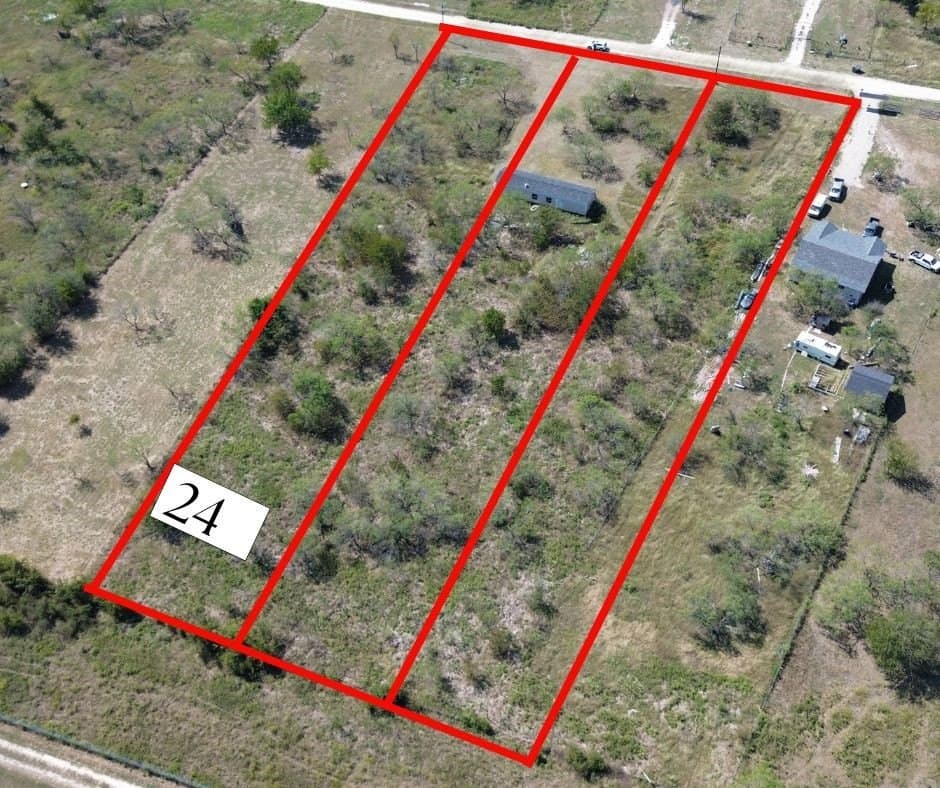 1.11 acres in Navarro County gallery image 2