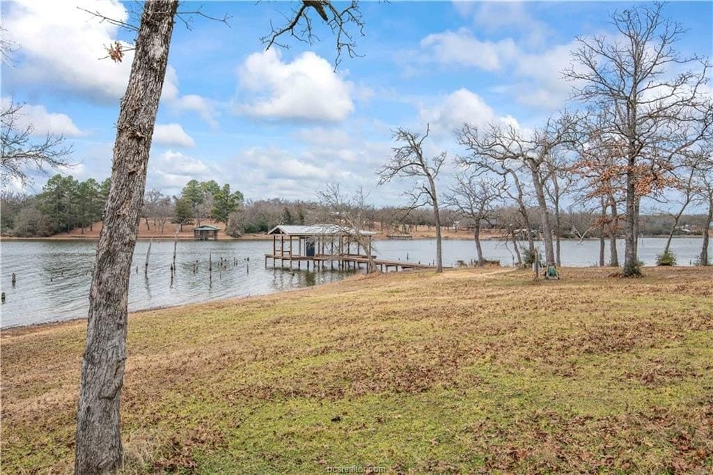 1.7 acres in Leon County gallery image 4